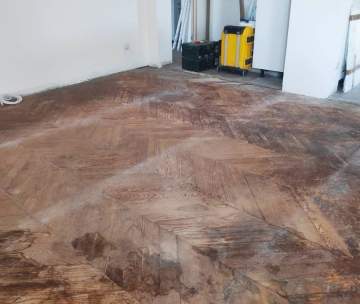 Rénovation d'un parquet massif en chêne à Lanton